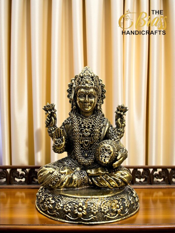 Lakshmi Idol